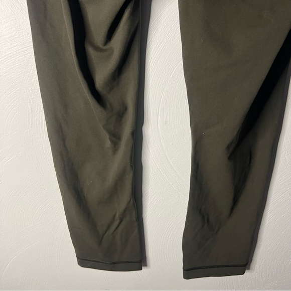 Lululemon Army Green Capri Leggings Size 2 Align - Picture 3 of 5